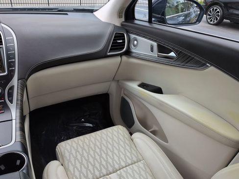 Certified 2019 Lincoln Nautilus Black Label FWD image 17