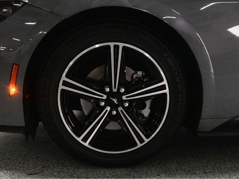 Used 2024 Ford Mustang Premium image 9