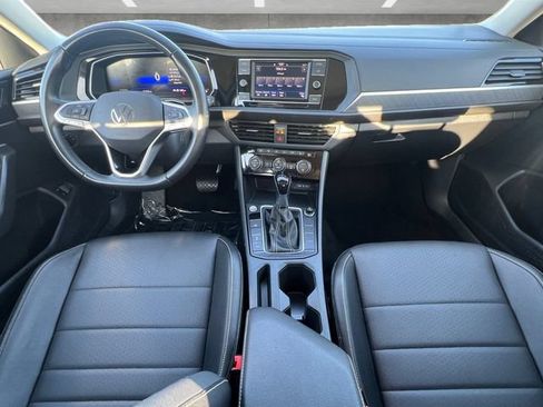 Used 2024 Volkswagen Jetta SE FWD image 20