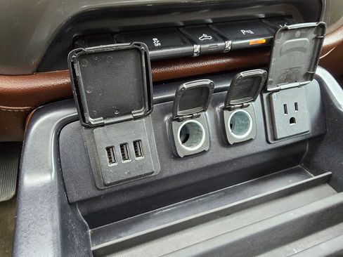 Used 2015 Chevrolet Silverado 1500 High Country w/ High Country Premium Package image 46