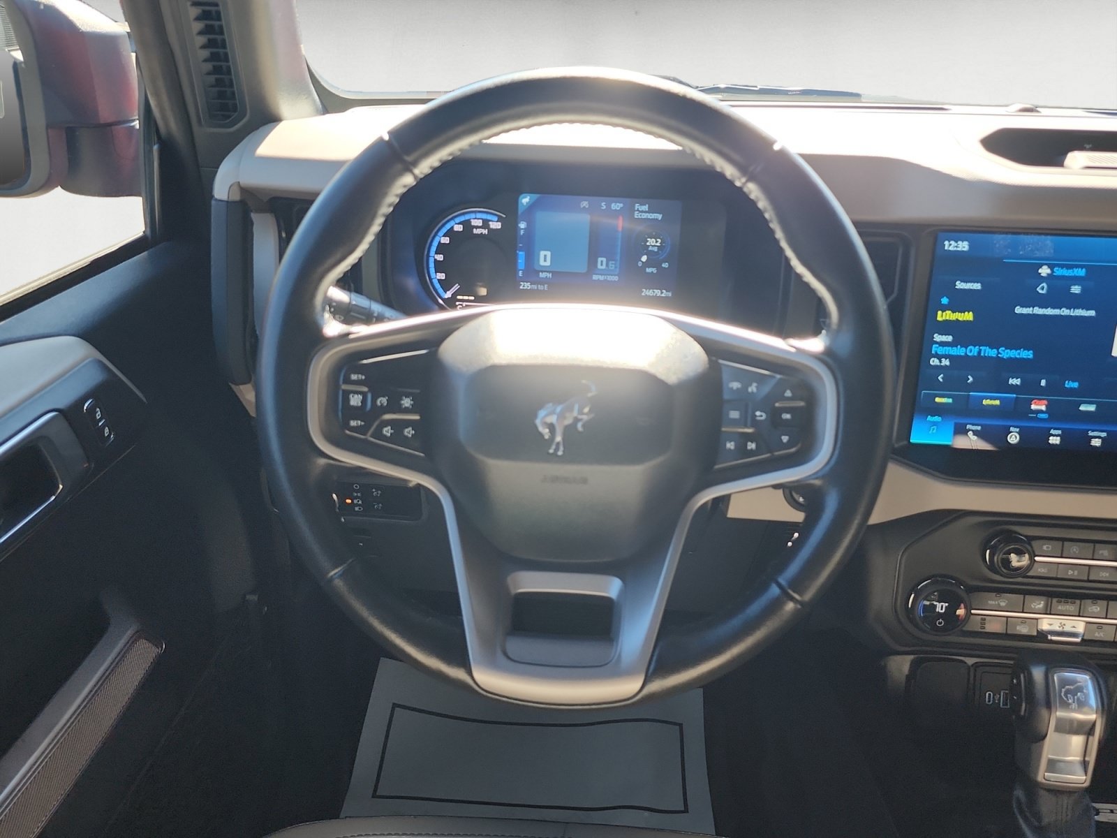 Used 2023 Ford Bronco Wildtrak AWD/4WD image 12