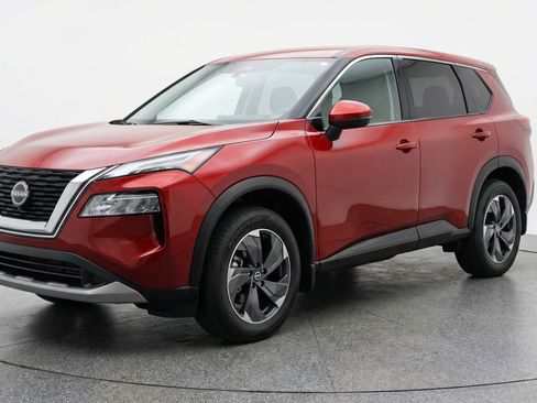 Used 2025 Nissan Rogue SV AWD/4WD image 3