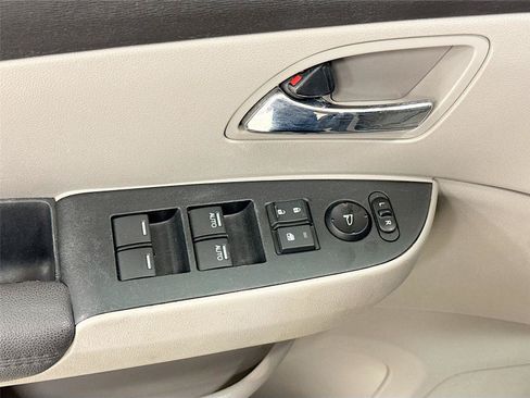 Used 2016 Honda Odyssey SE image 17