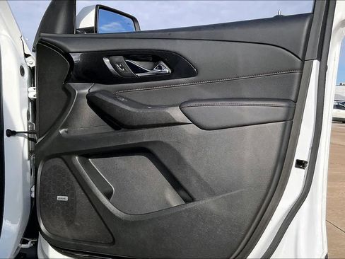 Used 2022 Chevrolet Traverse RS image 21