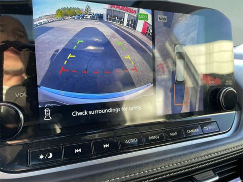 Used 2022 Nissan Rogue SL w/ SL Premium Package image 23