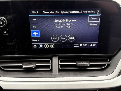 Used 2025 Chevrolet Trax LS w/ LS Convenience Package FWD image 22