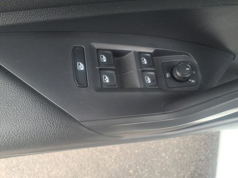 Used 2019 Volkswagen Jetta SEL Premium image 19