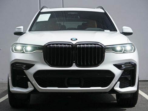 Used 2022 BMW X7 xDrive40i w/ M Sport Package AWD/4WD image 7