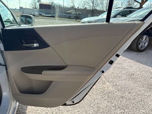 Used 2015 Honda Accord EX image 27