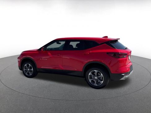 Used 2025 Chevrolet Blazer LT FWD image 9
