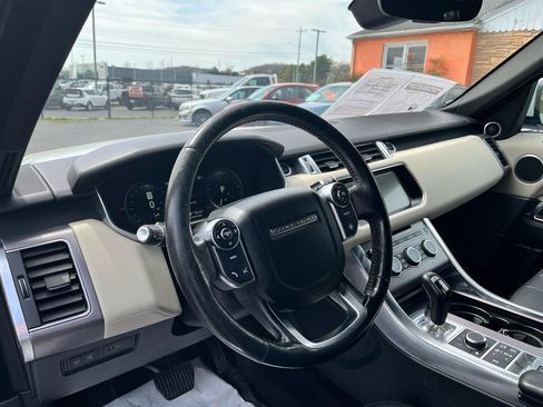 Used 2017 Land Rover Range Rover Sport HSE image 11