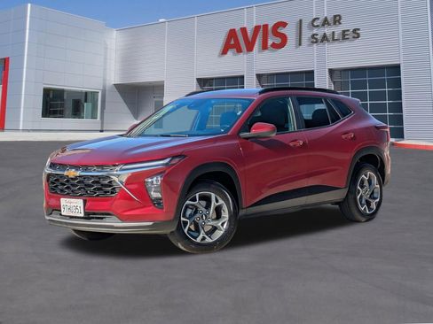 Used 2025 Chevrolet Trax LT w/ LT Convenience Package image 1