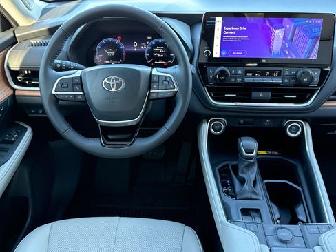 Certified 2026 Toyota Grand Highlander AWD image 22