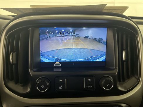 Used 2022 Chevrolet Colorado LT w/ Fleet Safety Package image 19