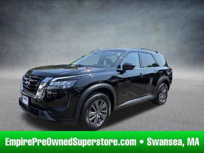 Used 2024 Nissan Pathfinder SV