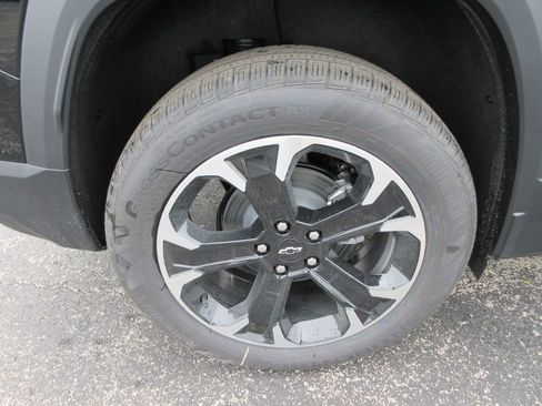 New 2026 Chevrolet Equinox LT w/ Safety and Technology Package FWD image 9