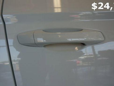 Certified 2025 Volkswagen Taos S image 88