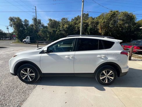 Used 2018 Toyota RAV4 XLE image 4