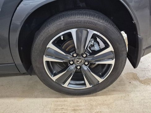 Used 2024 Lexus UX 250h FWD w/ Premium Package image 8