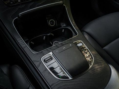 Used 2021 Mercedes-Benz GLC 300 w/ Premium Package image 24