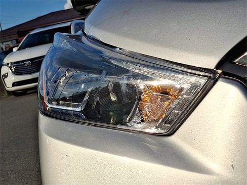 Used 2020 Nissan Kicks SR w/ Interior Electronics Package image 9