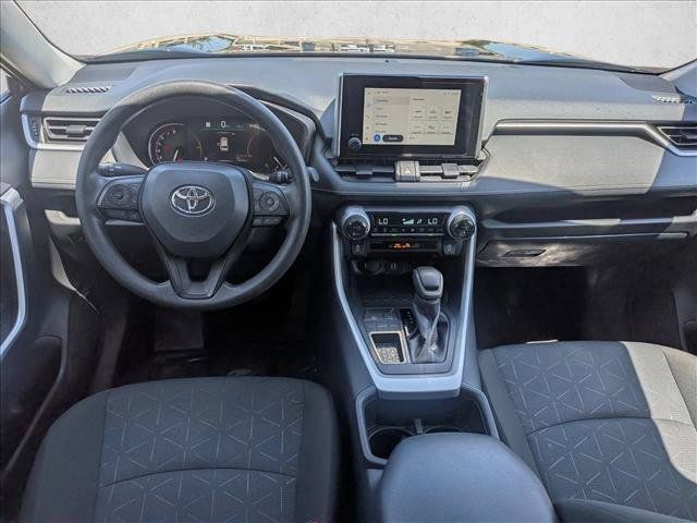 Used 2025 Toyota RAV4 XLE FWD image 22