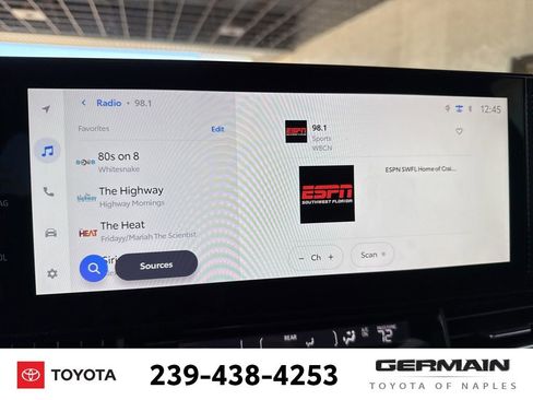 Used 2025 Toyota Sienna XLE image 16