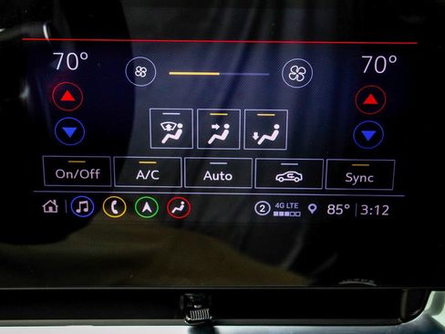Used 2022 Chevrolet Corvette Stingray Premium Cpe w/ Z51 Performance Package RWD image 21
