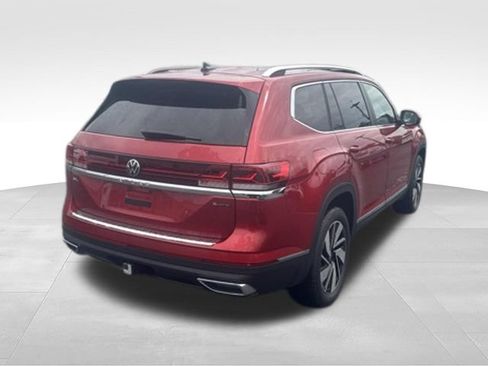Used 2024 Volkswagen Atlas SEL AWD/4WD image 2