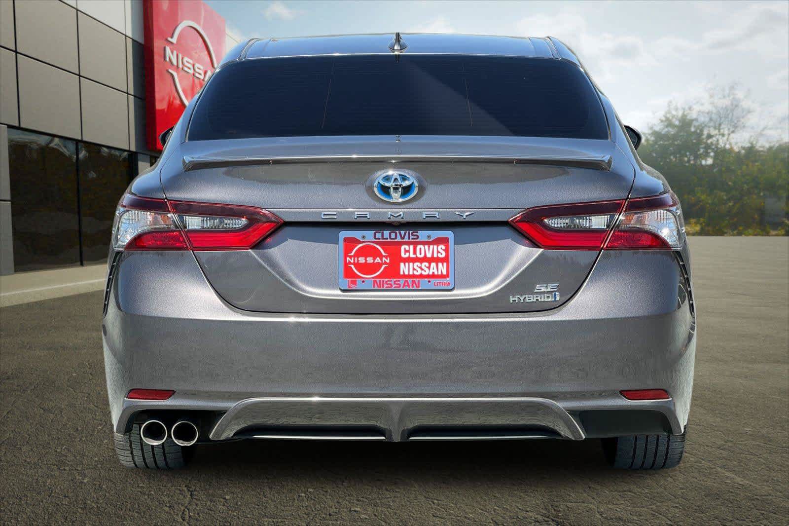 Used 2022 Toyota Camry SE w/ Cold Weather Package FWD image 12