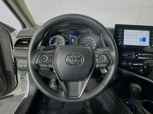 Used 2024 Toyota Camry SE image 15