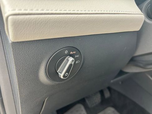 Certified 2025 Volkswagen Taos S image 52