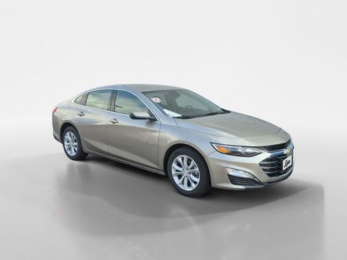 Used 2025 Chevrolet Malibu LT image 2