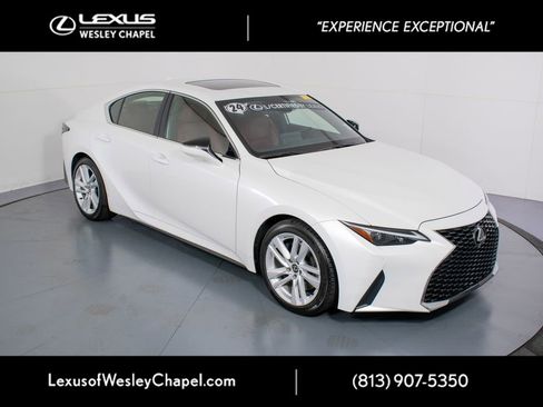 Used 2024 Lexus IS 300 w/ Comfort Package RWD image 2