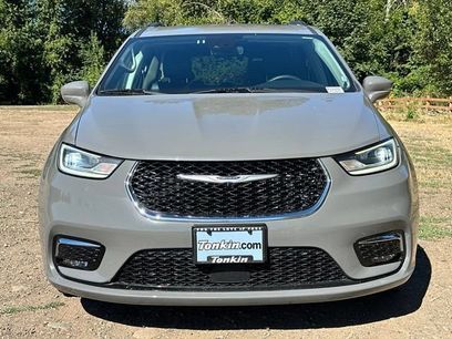 Used 2022 Chrysler Pacifica Touring-L
