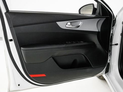 Certified 2024 Kia Forte LXS image 7