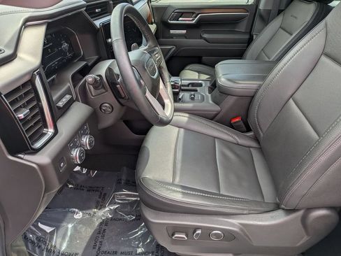 Used 2025 GMC Sierra 1500 Denali w/ Denali Reserve Package AWD/4WD image 17