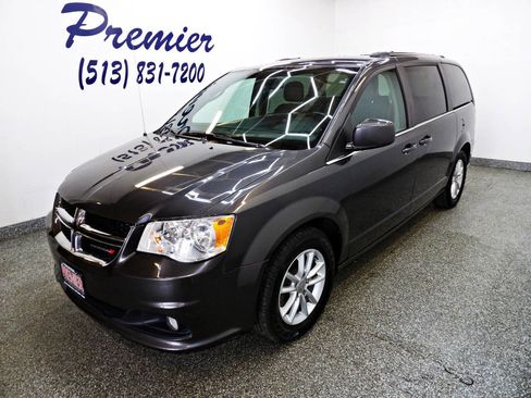 Used 2019 Dodge Grand Caravan SXT FWD image 1