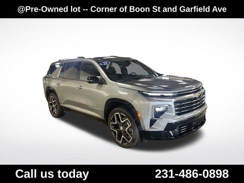 Used 2025 Chevrolet Traverse High Country w/ LPO, Floor Liner Package AWD/4WD image 7