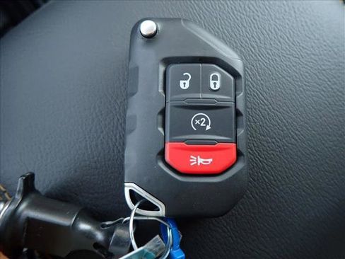 New 2025 Jeep Gladiator Sport image 24