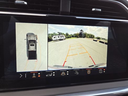 Used 2024 GMC Sierra 2500 Denali Ultimate AWD/4WD image 9