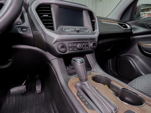 Used 2018 GMC Acadia SLE w/ LPO, Floor Liner Package image 16