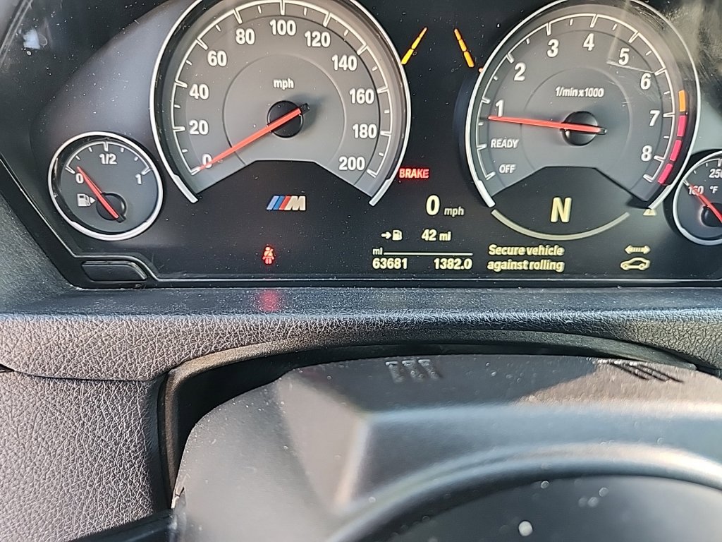 Used 2017 BMW M4 Convertible RWD image 5
