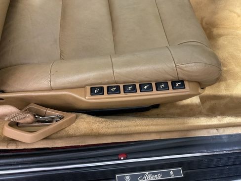 Used 1988 Cadillac Allante FWD image 29