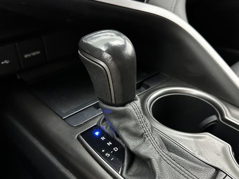 Used 2022 Toyota Camry SE image 14