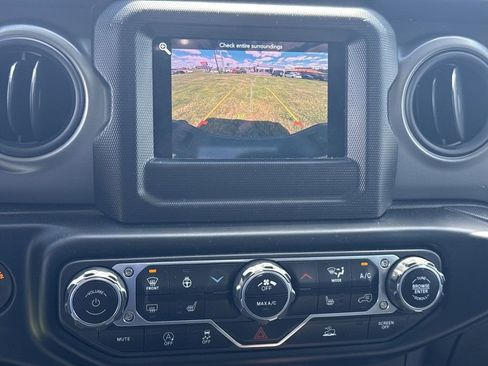 Used 2022 Jeep Gladiator Sport AWD/4WD image 28