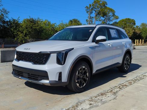 New 2026 Kia Sorento S image 4