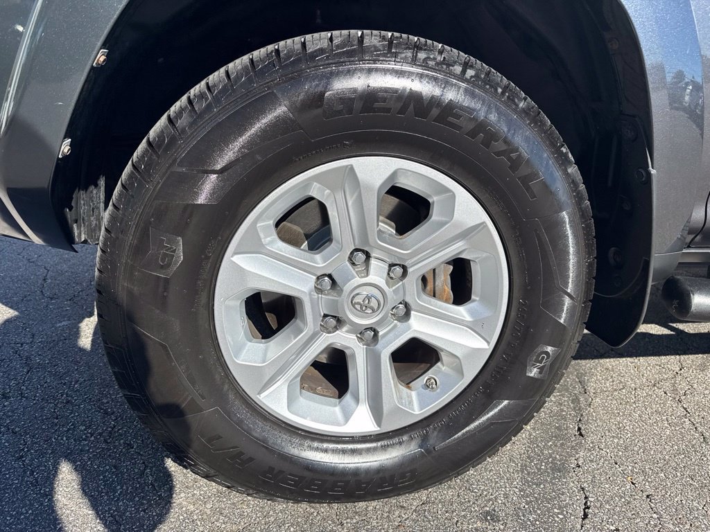 Used 2020 Toyota 4Runner SR5 Premium w/ Moonroof Package AWD/4WD image 44