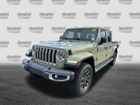 Used 2020 Jeep Gladiator Overland AWD/4WD image 5