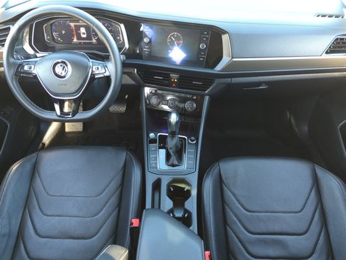 Certified 2021 Volkswagen Jetta SEL Premium image 20